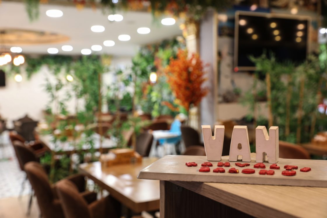 Akbatı Van Kahvaltı Salonları – Mekanın Ruhunu Yansıtan Çekim